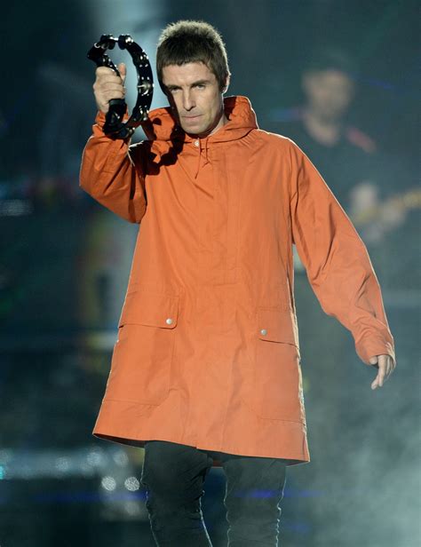 what does liam gallagher wear.